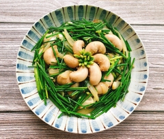 NGỌC KÊ GÀ