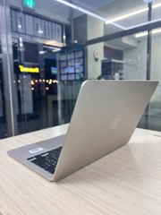 macbook air13"m2 8/256 starlight 66/94A