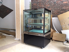 Tủ Trưng Bánh Berjaya Kính Vuông RCS09SB13-2FB