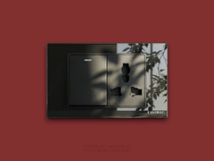 1 Công tắc + 1 Ổ cắm đa năng Kính cường lực ĐEN