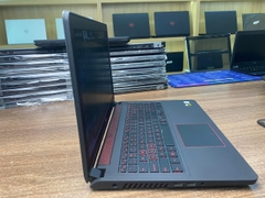 Dell 5577 i5-7300HQ/8-256/vga1050/15.6 full