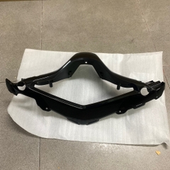 [Chính hãng Yamaha]YADA-6173-NVX V1(17-20) Ốp đầu sau(Đen bóng)