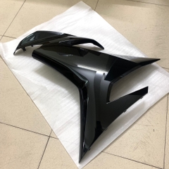 YADA-EX150(15-18)-ĐEN BÓNG-4 Yếm sườn trái-[Yamaha]