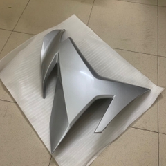 YADA-EX150(15-18)-Xám bóng-5 Yếm sườn phải-[Yamaha]