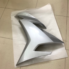 YADA-EX150(15-18)-Xám bóng-4 Yếm sườn trái-[Yamaha]