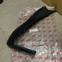 [NVX155_V1][33:ĐẾ CHÂN] YADA-6442 Cốp yếm đế chân phải Nvx155_V1(Nhám) (28) [Yamaha]
