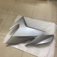 YADA-EX150(15-18)-Xám bóng-4 Yếm sườn trái-[Yamaha]