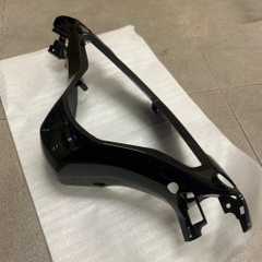 [Chính hãng Yamaha]YADA-6173-NVX V1(17-20) Ốp đầu sau(Đen bóng)