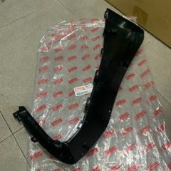 [NVX155_V1][33:ĐẾ CHÂN] YADA-6442 Cốp yếm đế chân phải Nvx155_V1(Nhám) (28) [Yamaha]