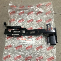 YAPT-2067-EX150(2019)-Giá bắt đỡ gác chân trước IC-[Yamaha]