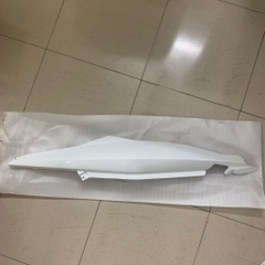 YADA-EX150(15-18)-Trắng-7 Ốp sườn phải-[Yamaha]
