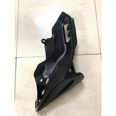 YADA-6489 EX135(11-14)-NHÁM-4 MỎ CÀY(ốp thân dưới 1)TRÁI-[Yamaha]