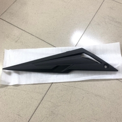 YADA-6482 EX10(06-10)-NHÁM-7 Nắp cốp-PHẢI-[Yamaha]