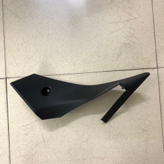 YADA-6497 EX135(11-14)-NHÁM-2 THÔNG GIÓ(dẫn hướng gió)PHẢI-[Yamaha]