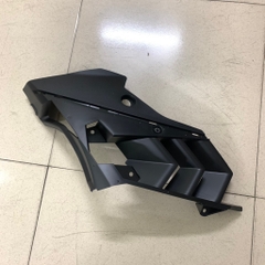 YADA-6486 EX150(15-18)-NHÁM-9-ỐP THÂN PHẢI-[Yamaha]