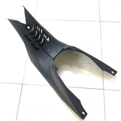 YADA-6488 EX135(11-14)-NHÁM-6 Ốp thân trước bình xăng(CỐP(P)-[Yamaha]