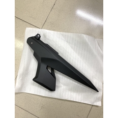 YADA-6476 EX135(11-14)-NHÁM-13 Cốp bình-TRÁI-[Yamaha]