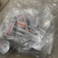 [SIR][11:VỎ MÁY] YACS-4014 NẮP VÔ LĂNG MÂM LỬA BẠC NHỎ XE SỐ SIRIUS-FI(14-20) (7) [Yamaha]