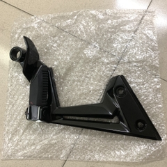 YADA-6020-PHẢI Pát gác chân sau Ex135(11-14)-[Yamaha]
