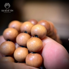 Chuỗi 108 Hạt Gỗ Chiên Đàn Ấn Độ – Hương An Tịnh, Chánh Niệm Từng Ngày