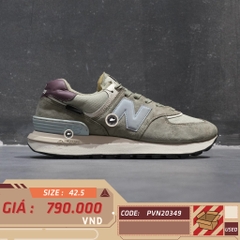 NEW BALANCE 574 ‘DEEP OLIVE BLUE’ U574LGGT SIZE 42.5 GIÀY 2HAND CHÍNH HÃNG PVN20349