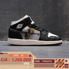 AIR JORDAN 1 MID GS 'HOLOGRAM' DR9495 001 SIZE 38 GIÀY 2HAND CHÍNH HÃNG PVN20715