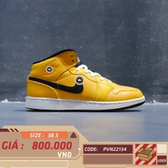 JORDAN 1 MID UNIVERSITY GOLD BLACK (GS) 554725 700 SIZE 38.5 GIÀY 2HAND CHÍNH HÃNG PVN22134