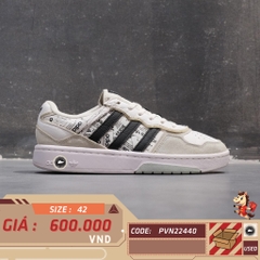 🔥 ADIDAS COURTIC – SIZE 42 – PVN22440 – CHÍNH HÃNG