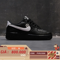🔥 NIKE AIR FORCE 1 LOW RETRO QS ‘BLACK WHITE’ – SIZE 38.5 – PVN23086 – CHÍNH HÃNG