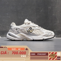 🔥 NEW BALANCE 725 “METALLIC SILVER WHITE” ML725B – SIZE 42 – PVN25007 – CHÍNH HÃNG