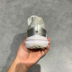 Nike Air Zoom Winflo 9 White Metallic Silver - DD8686 100 - Size 37.5 - GIÀY 2HAND CHÍNH HÃNG PVN23827