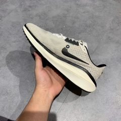 Nike Air Zoom Vomero 17 White Pure Platinum Black - FB1309 104 - Size 42 - GIÀY 2HAND CHÍNH HÃNG PVN24860