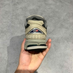 New Balance 2002R Light Grey - ML2002RA - Size 42.5 - GIÀY 2HAND CHÍNH HÃNG PVN25017