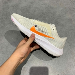 Nike Air Zoom Pegasus 40 SE White Multi-Color Mismatch - FJ1051-100 - Size 41 - GIÀY 2HAND CHÍNH HÃNG PVN25450