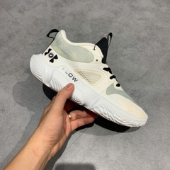 UNDER ARMOUR FLOW BREAKTHRU 3 'WHITE BLACK' 3025603-100 SIZE 40 GIÀY 2HAND CHÍNH HÃNG PVN19596