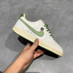 NIKE COURT VISION LOW “WHITE × OIL GREEN” FJ5480-100 SIZE 41 GIÀY 2HAND CHÍNH HÃNG PVN19562