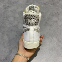 2hand giày Nike Blazer Mid 77 Vintage Snakeskin Swoosh CI1176-101 SIZE 41 PVN12099