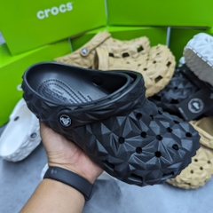 CROCS SẦU RIÊNG CLASSIC GEOMETRIC MỚI CHÍNH HÃNG