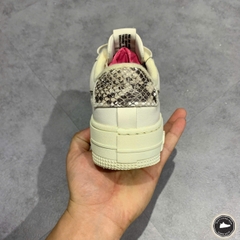 Giày 2HAND Nike Air Force 1 Pixel SE 'Sail Snake' CV8481-101 SIZE 36 PVN15902