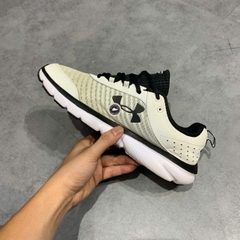 Giày 2hand Charged Assert 8 'Black White' 3021952-110 SIZE 43 pvn16707