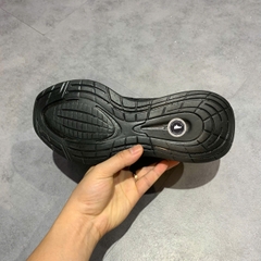 Giày 2hand EQ21 Run 'Black' H00521 SIZE 40 2/3 pvn16839