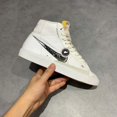 NIKE BLAZER MID '77 SKETCH WHITE BLACK CW7580-101 – GIÀY 2HAND