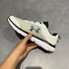 UNDER ARMOUR CHARGED ASSERT 8 3021952-102 SIZE 41 - GIÀY 2HAND CHÍNH HÃNG PVN17843