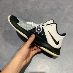 NIKE AIR VERSITILE 3 'WHITE/BLACK' – AO4430-100 – GIÀY 2HAND CHÍNH HÃNG