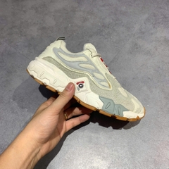 GIÀY FILA RAVAGEMENT PLUS 2000 FS1HTB3053X-OWH SIZE 38.5 – GIÀY 2HAND CHÍNH HÃNG