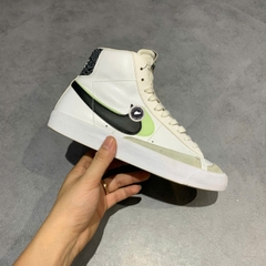 NIKE BLAZER MID '77 SE GS 'DOUBLE SWOOSH – WHITE/VAPOR GREEN' – DD1847 100 – SIZE 38 – GIÀY 2HAND CHÍNH HÃNG