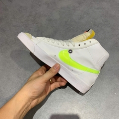 GIÀY NIKE BLAZER MID '77 ESSENTIAL TRẮNG/NEON DJ3050-100 SIZE 37.5
