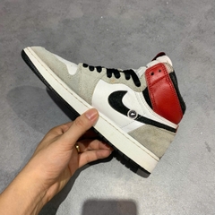 AIR JORDAN 1 RETRO HIGH OG LIGHT SMOKE GREY 575441-126 SIZE 38 - GIÀY 2HAND CHÍNH HÃNG
