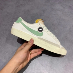 NIKE BLAZER LOW 77 PREMIUM DO9799 100 SIZE 42.5 – GIÀY 2HAND CHÍNH HÃNG