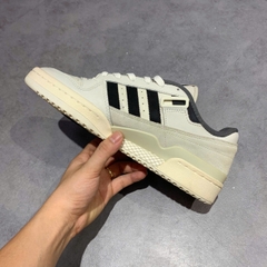 GIÀY ADIDAS FORUM LOW OFF WHITE / CREAM WHITE / CORE BLACK SIZE 43 1/3 - GIÀY 2HAND CHÍNH HÃNG